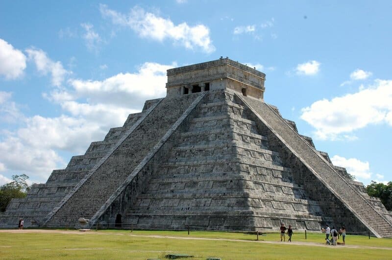 Nearly 3,000-year-old Mayan complex discovered, featuring pyramids and canals