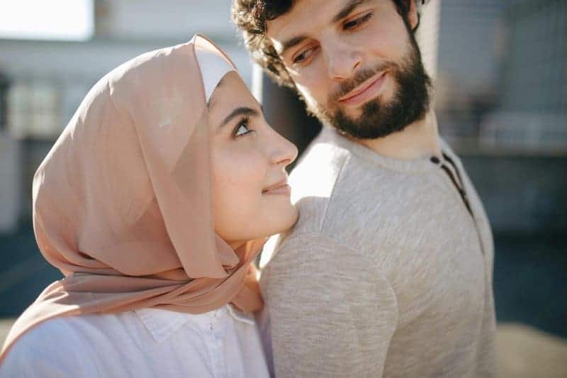 Humans are terrible at reading other humans: 24 body language myths that make you look foolish