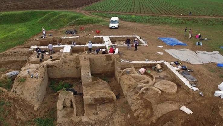 Researchers Find World&#8217;s Oldest Wine in 8,000-Year-Old Clay Jars in Georgia