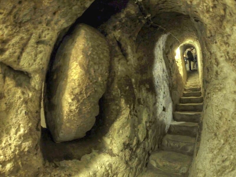 15 Ancient Ruins That Seem to Defy Science