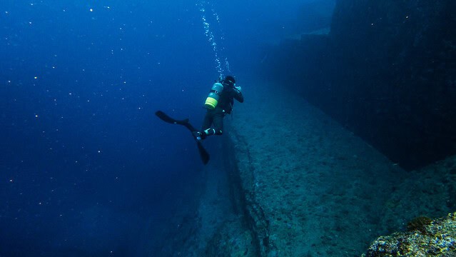 Japan&#8217;s Underwater Mystery: Is the 10,000-Year-Old Yonaguni Monument Nature or Ancient Architecture?