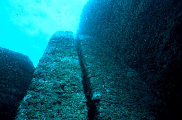 Japan&#8217;s Underwater Mystery: Is the 10,000-Year-Old Yonaguni Monument Nature or Ancient Architecture?