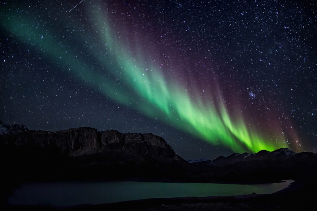 Aurora Alert: How 2025&#8217;s Peak Solar Activity Creates Once-in-a-Lifetime Light Shows