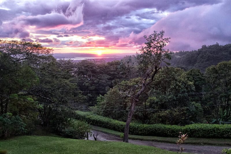 Carbon-Neutral Adventures: How Costa Rica&#8217;s Eco-Lodges Are Redefining Responsible Travel