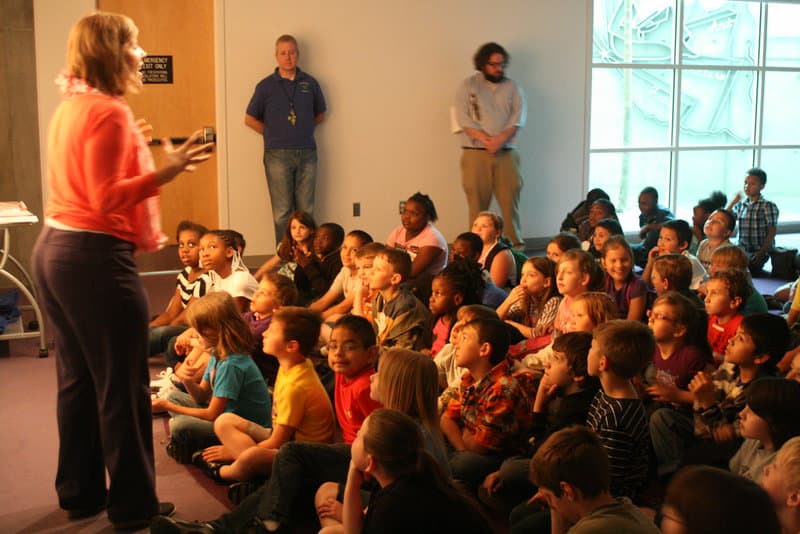 The Volunteer Work That Actually Extends Your Lifespan (Research Proves It)