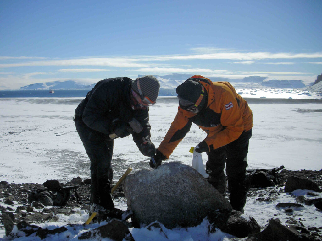 Geologists Find 4.4-Billion-Year-Old Zircon Crystals, Oldest Materials on Earth