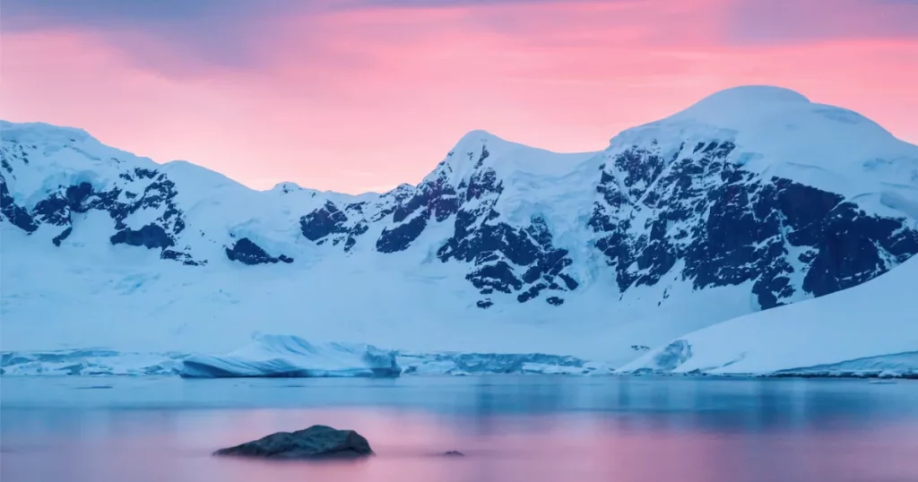 Breaking Ice: Revolutionary Discoveries Reveal Antarctica&#8217;s Hidden Biological Treasures