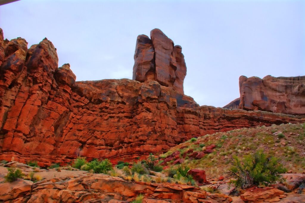 Geologists Find 4.4-Billion-Year-Old Zircon Crystals, Oldest Materials on Earth