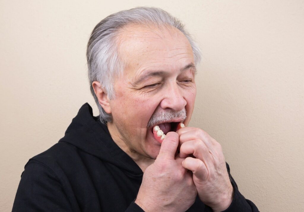 The Surprising Link Between Dental Health and Heart Disease in Seniors