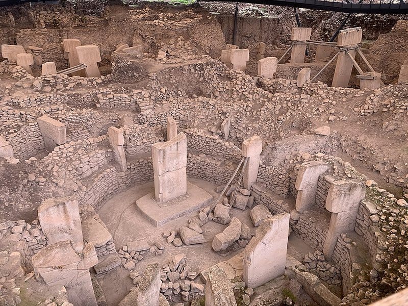 15 Ancient Ruins That Seem to Defy Science