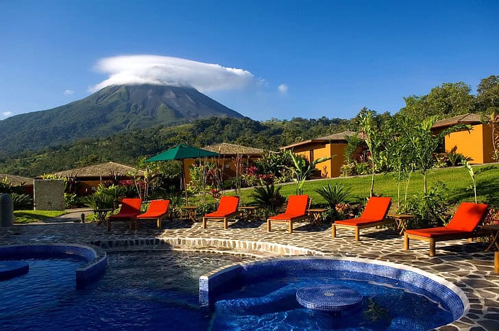 Carbon-Neutral Adventures: How Costa Rica&#8217;s Eco-Lodges Are Redefining Responsible Travel