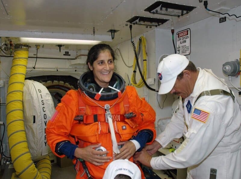 How Space Travel Literally Turns Astronauts Into Time Travelers