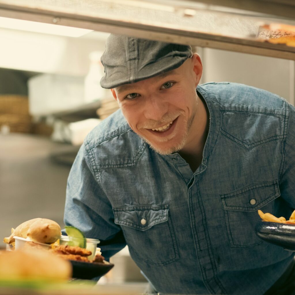 30 Subtle Signs that Someone is a Good Person