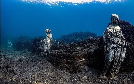 Japan&#8217;s Underwater Mystery: Is the 10,000-Year-Old Yonaguni Monument Nature or Ancient Architecture?