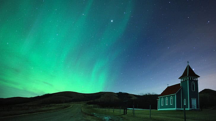 Aurora Alert: How 2025&#8217;s Peak Solar Activity Creates Once-in-a-Lifetime Light Shows