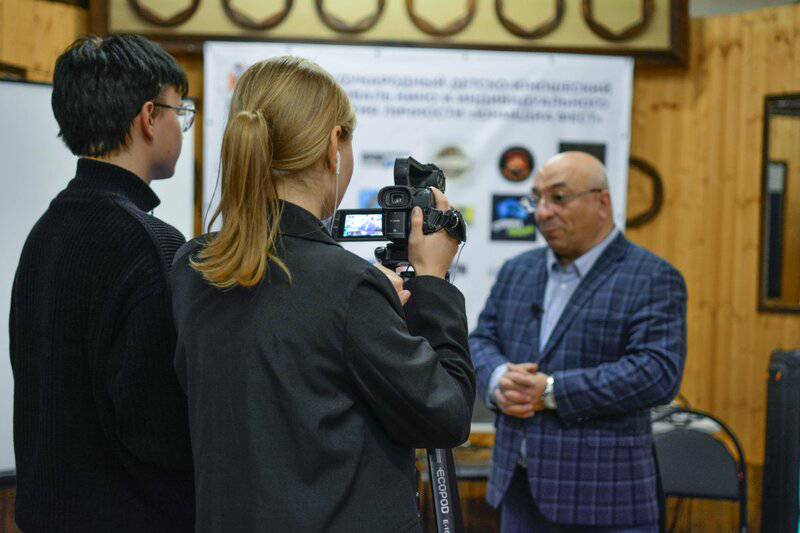 Scientists Just Discovered Blue Ants- and They Are Incredibly Rare