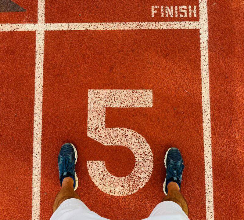 15 Signs You&#8217;re Aging Well, According To Geriatricians and 5 Expert Tips for Keeping Your Glow