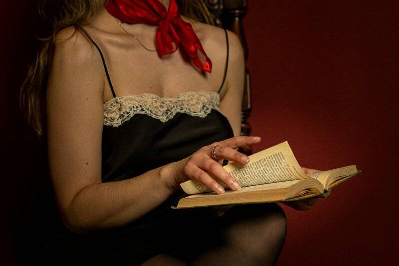 Why Time Travel Might Already Be Happening (And You&#8217;re Living in the Past)