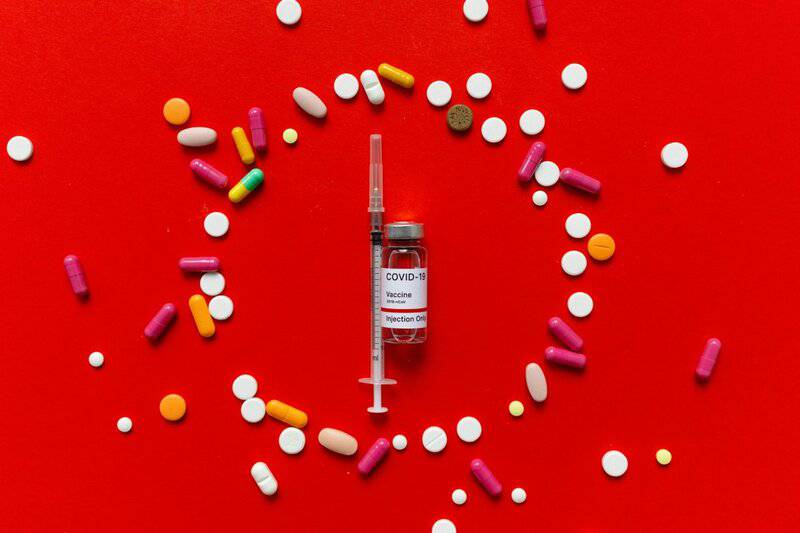 The Deadly Drug Combinations Your Pharmacist Should Catch (But Often Doesn&#8217;t)