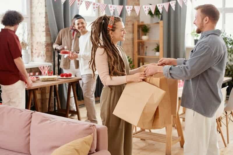 15 Signs You&#8217;re Aging Well, According To Geriatricians and 5 Expert Tips for Keeping Your Glow