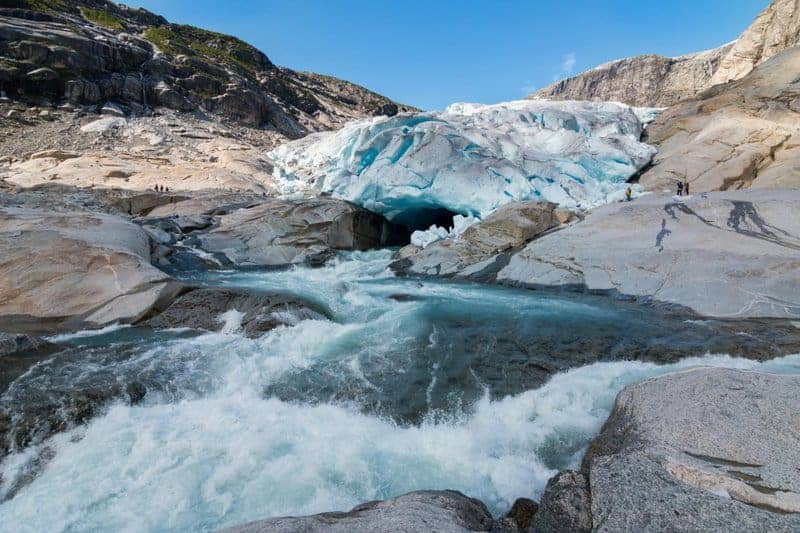 Arctic Gold Rush: Mapping the Polar Region&#8217;s Untapped Resources and Scientific Secrets