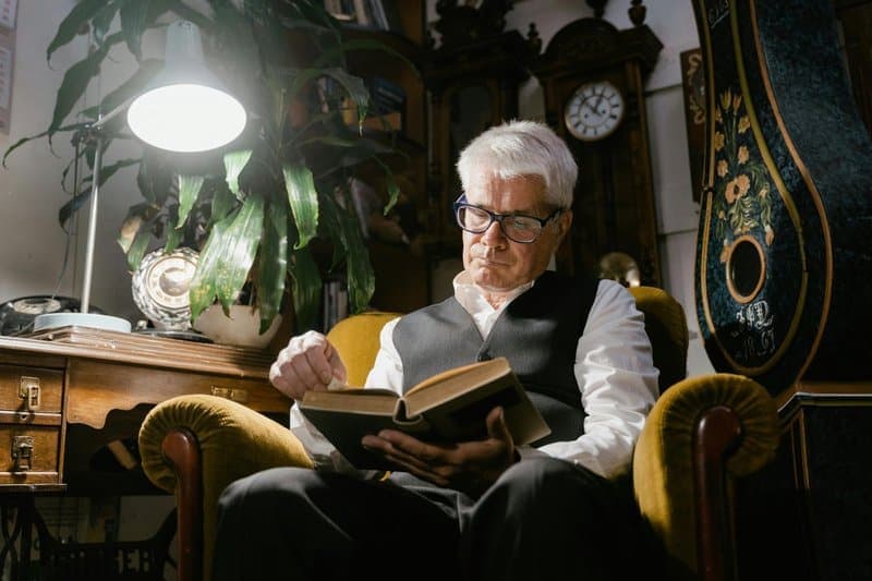 Visions, Visitors, and Final Breaths: What Hospice Workers Witness and How Medicine Explains the Unexplainable