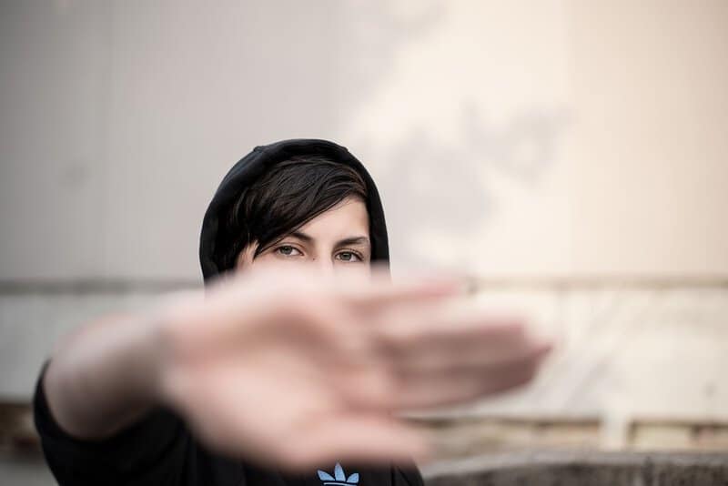 15 Science-Backed Tricks to Spot a Liar Instantly