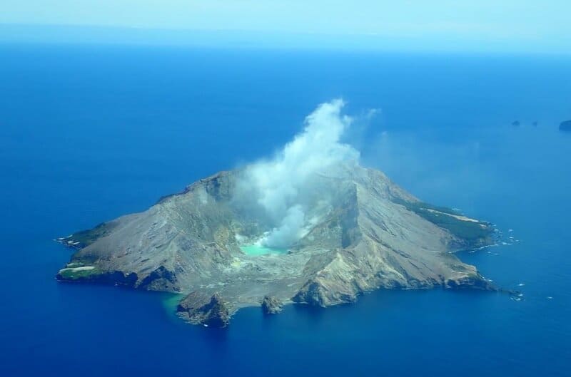 Volcanic Genesis: How 2025&#8217;s Most Dramatic Island Formation Reveals Earth&#8217;s Creative Power