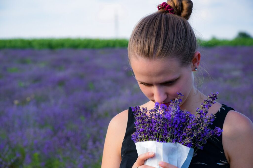 Why Your Sense of Smell Is the Early Warning System for Your Brain