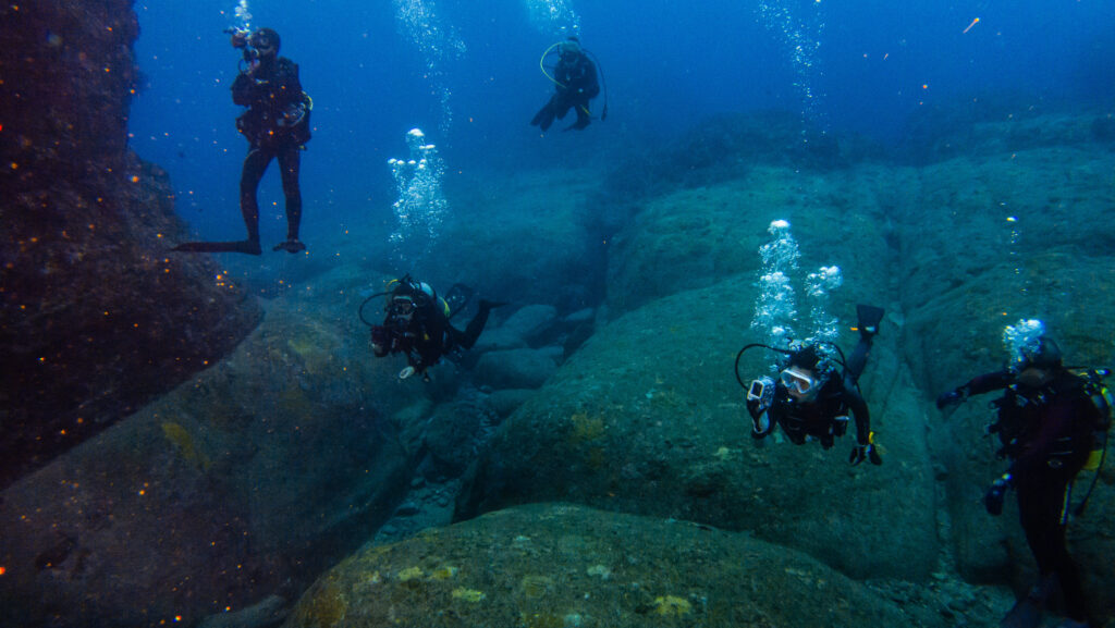 Japan&#8217;s Underwater Mystery: Is the 10,000-Year-Old Yonaguni Monument Nature or Ancient Architecture?