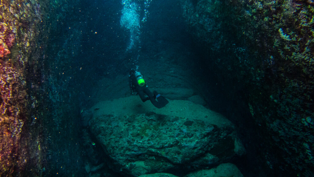Japan&#8217;s Underwater Mystery: Is the 10,000-Year-Old Yonaguni Monument Nature or Ancient Architecture?