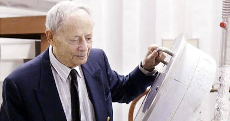 Shocking Facts About Robert Ettinger, the Doctor Who Tried Freezing People Alive to Study Cryonics