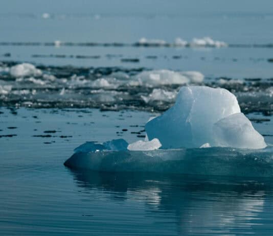 13 Bizarre Phenomena That Only Happen at the North Pole