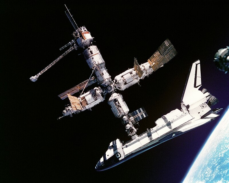 13 Real Stories of Astronaut Isolation That Make Space Look Terrifying