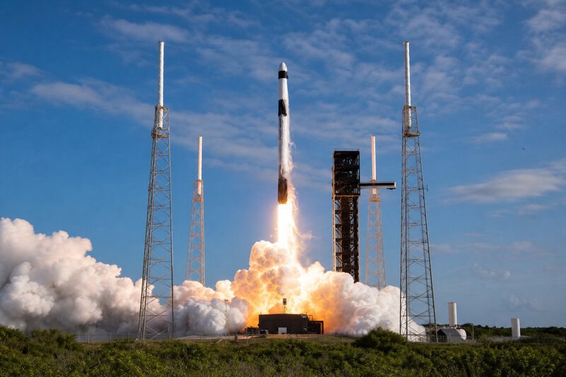 Spacecraft Reentry Heat: Why 3,000&deg;F Outside Leaves Astronauts Unharmed