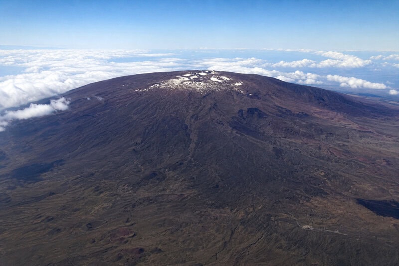 Biggest Volcano in the World: Mauna Loa vs. Tamu Massif Explained