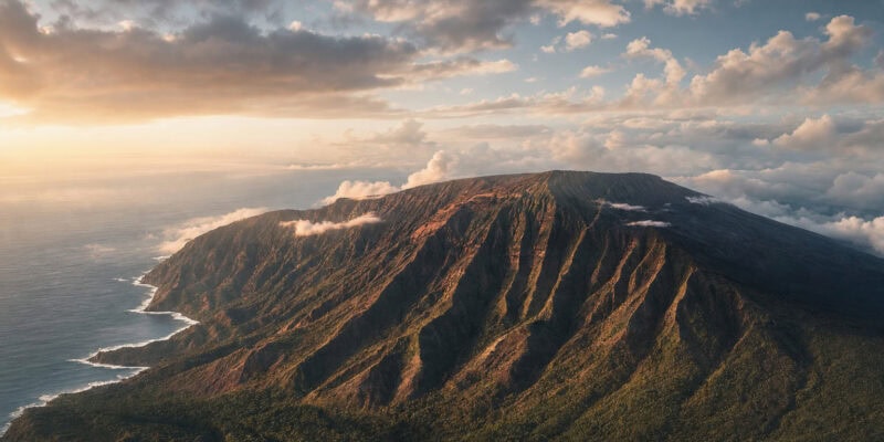 Biggest Volcano in the World: Mauna Loa vs. Tamu Massif Explained