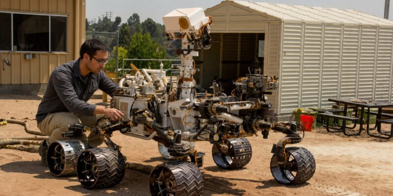 8 Engineering Breakthroughs Behind NASA’s New Wheel-Lifting Rover