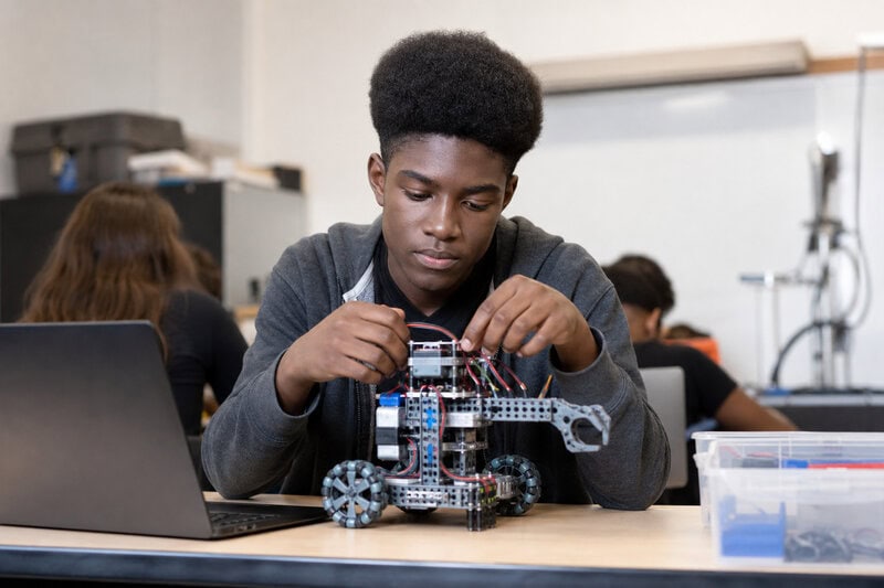 8 Ways Phoenix Schools Use Basketball Physics to Boost STEM Scores