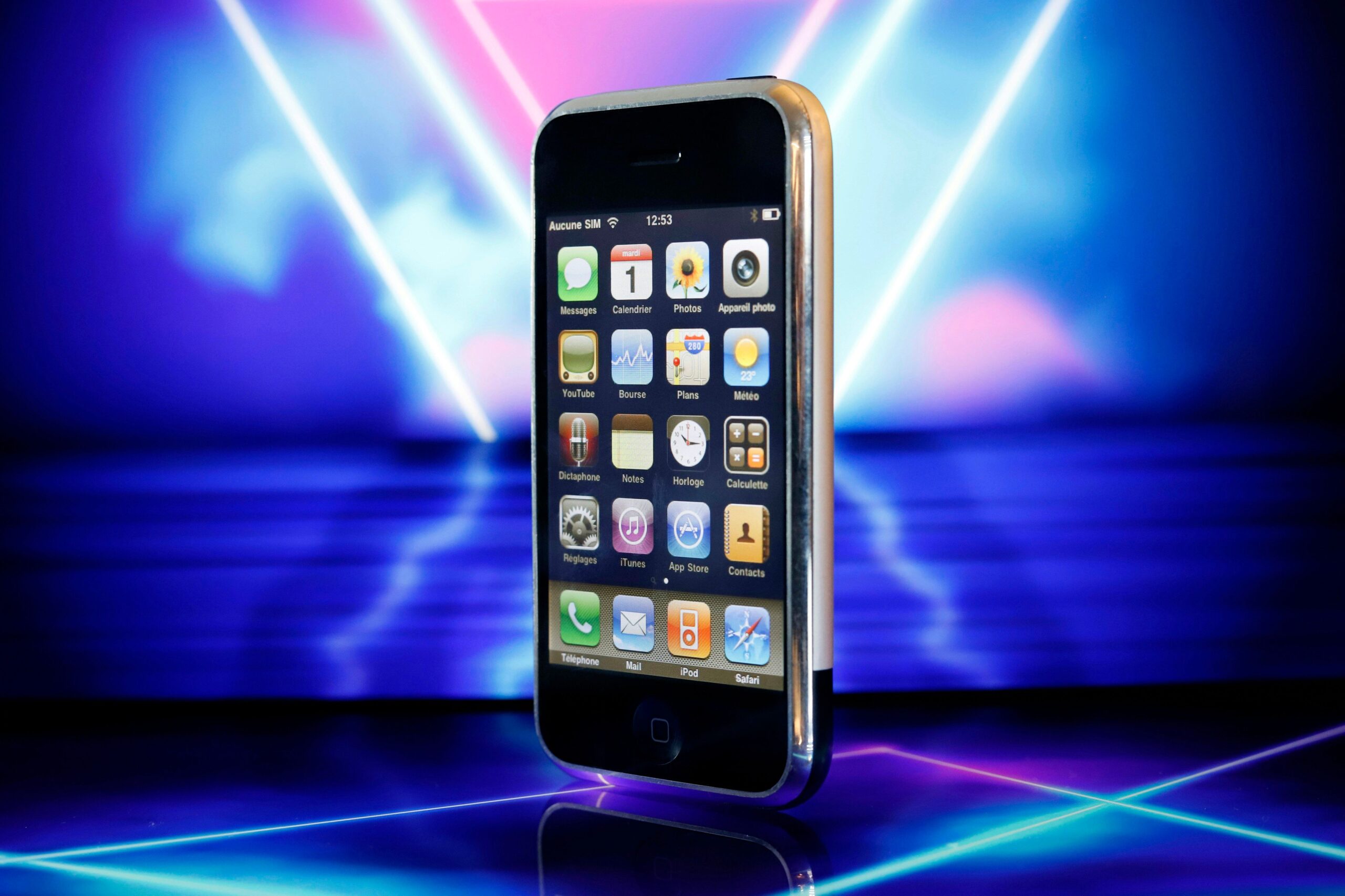 Do Smartphones Lower Fertility Rates? What the Study Shows