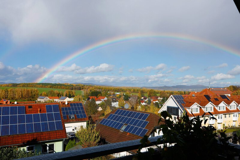 Electric Grid Resilience: Why EVs and Solar Outperform Fossil Fuels