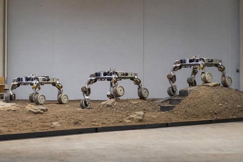 8 Engineering Breakthroughs Behind NASA’s New Wheel-Lifting Rover