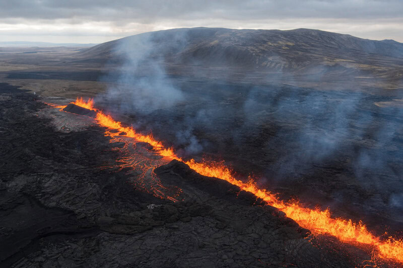 Biggest Volcano in the World: Mauna Loa vs. Tamu Massif Explained