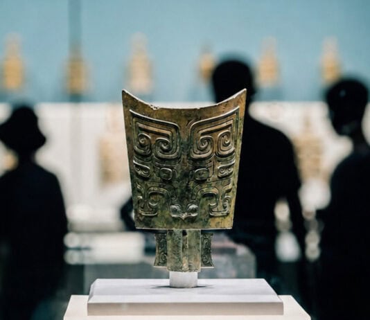 Who Owns Ancient Artifacts? The Legal Grey Zone Zendaya’s Earrings Exposed