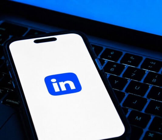 LinkedIn Is 40% AI-Written — and Your Brain Can’t Detect It