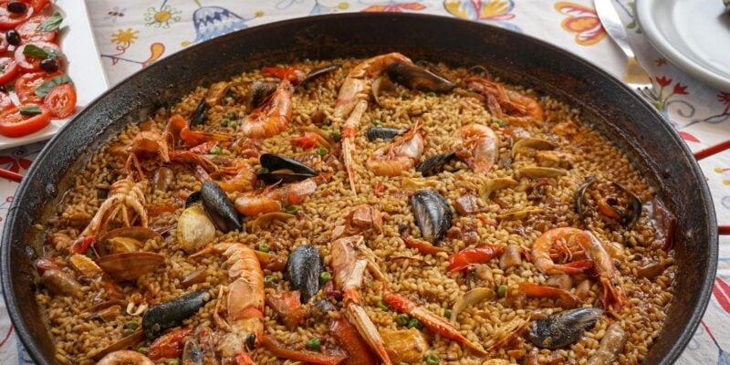Why Cheap Saffron Chemically Ruins Paella — and What Authentic Does
