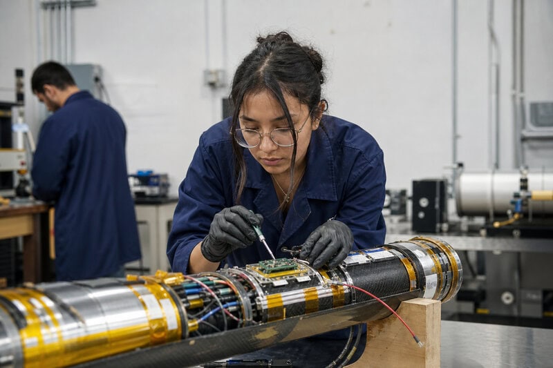 NASA RockOn! Workshop Puts Student Experiments on a Real Rocket Launch