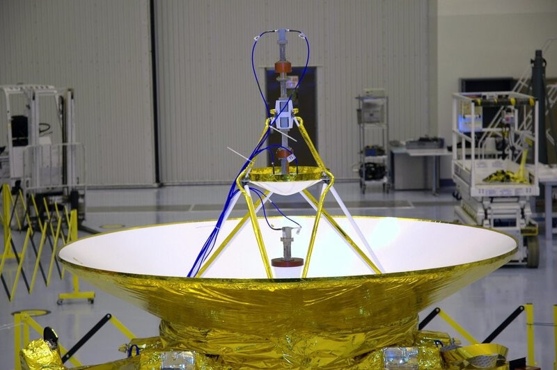 New Horizons Woke Up 6 Billion Miles Away After a Record 321-Day Silence
