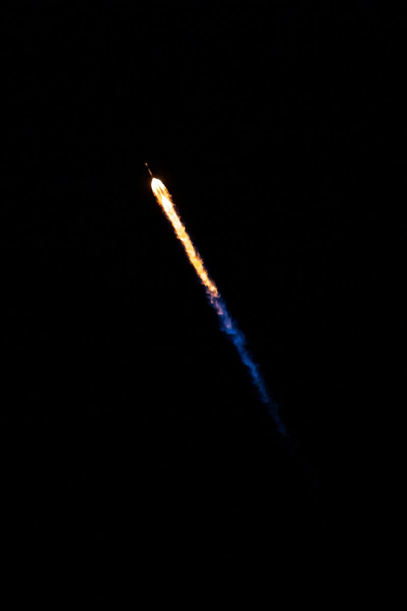 SpaceX Dawn Launch Creates Neon Sky Spiral — Here’s the Physics