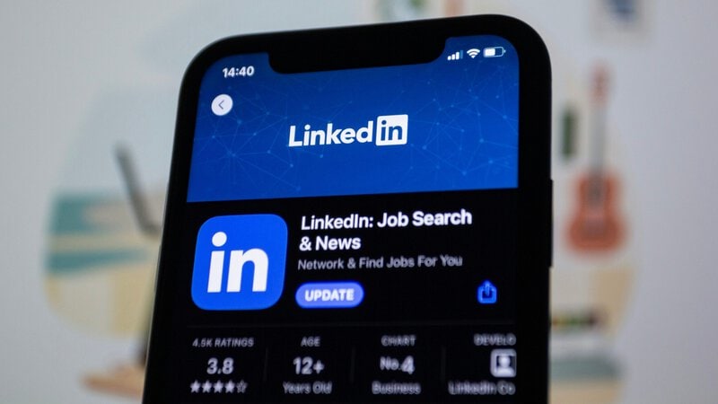 LinkedIn Is 40% AI-Written &mdash; and Your Brain Can’t Detect It